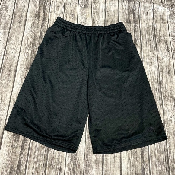 Youth XL 14/16 Starter black basketball shorts excellent like new condition - Picture 1 of 6